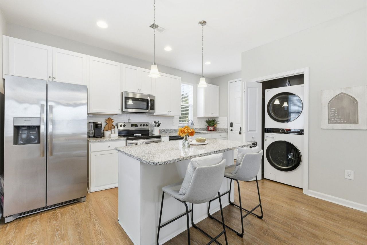 3557 Bristol Ln. Photo 9