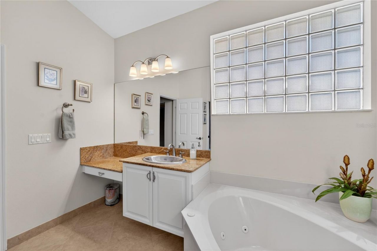 6502 42nd Street E, Sarasota, FL 34243 Photo