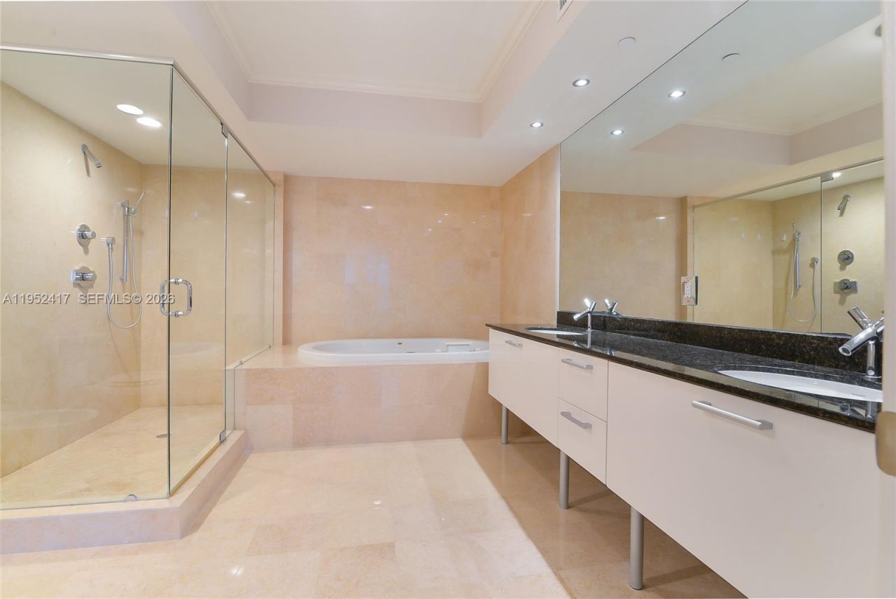 17201 Collins Ave+den, Unit 1403, Sunny Isles Beach, FL 33160 Photo