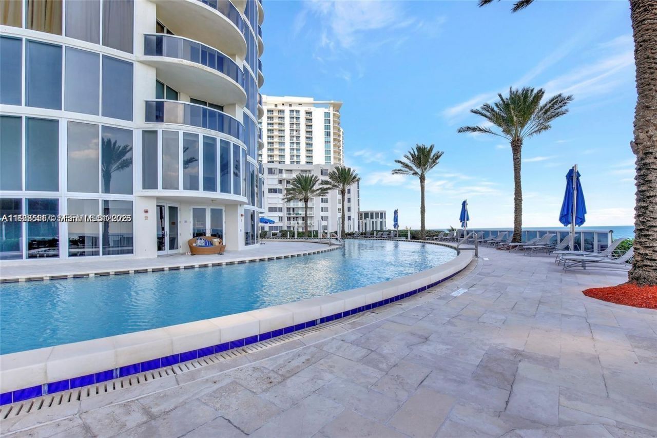 17201 Collins Ave+den, Unit 1403, Sunny Isles Beach, FL 33160 Photo