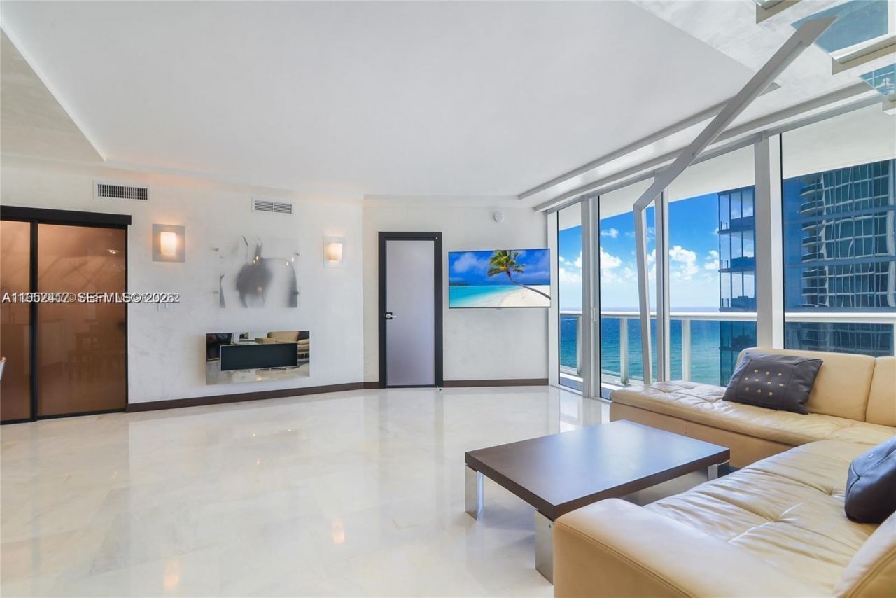 17201 Collins Ave+den, Unit 1403, Sunny Isles Beach, FL 33160 Photo