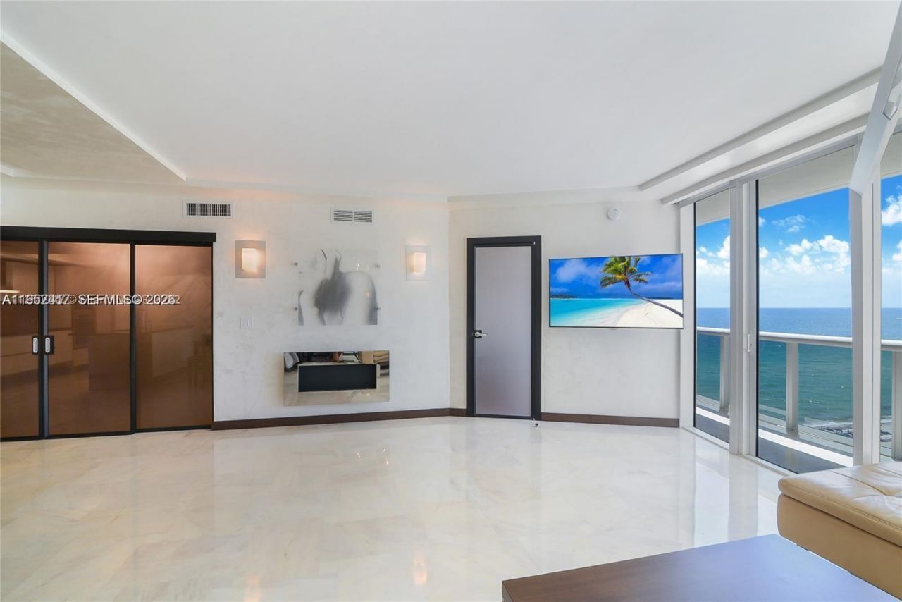 17201 Collins Ave+den, Unit 1403, Sunny Isles Beach, FL 33160 Photo