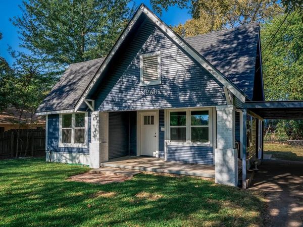 607 N Pacific Street , Mineola, TX 75773