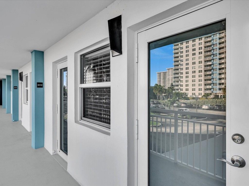 201 N Ocean Boulevard, Unit 202, Pompano Beach, FL 33062 Photo