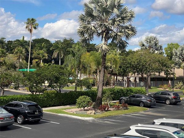 7280 S Devon Dr, Unit 208, Fort Lauderdale, FL 33321