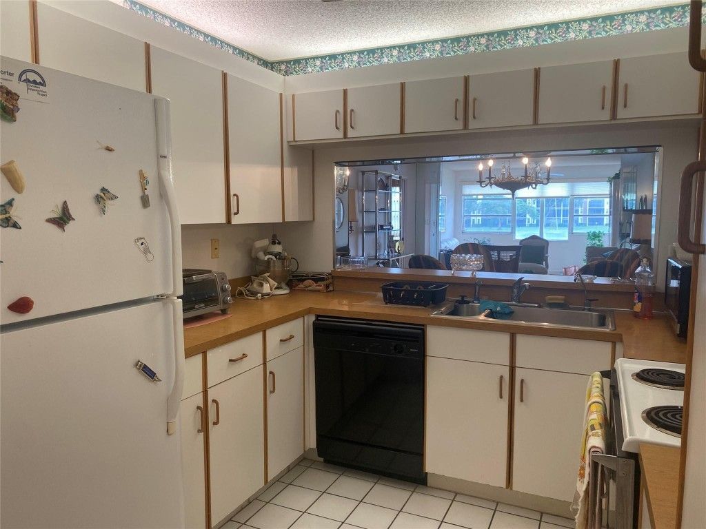 7280 S Devon Drive, Unit 208, Fort Lauderdale, FL 33321 Photo