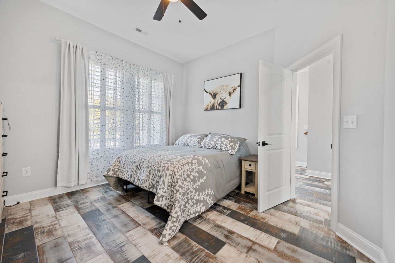 736 Crystal Water Way Photo 11