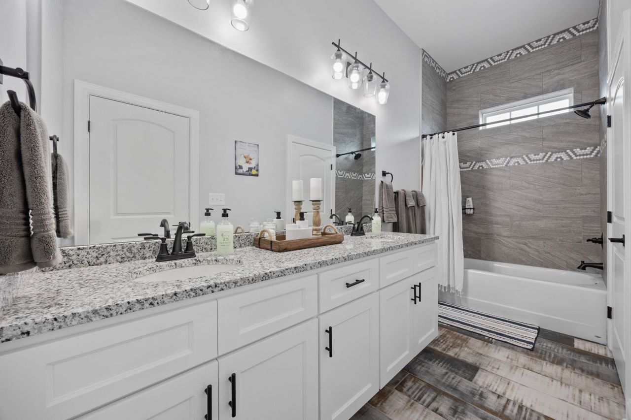 736 Crystal Water Way Photo 12