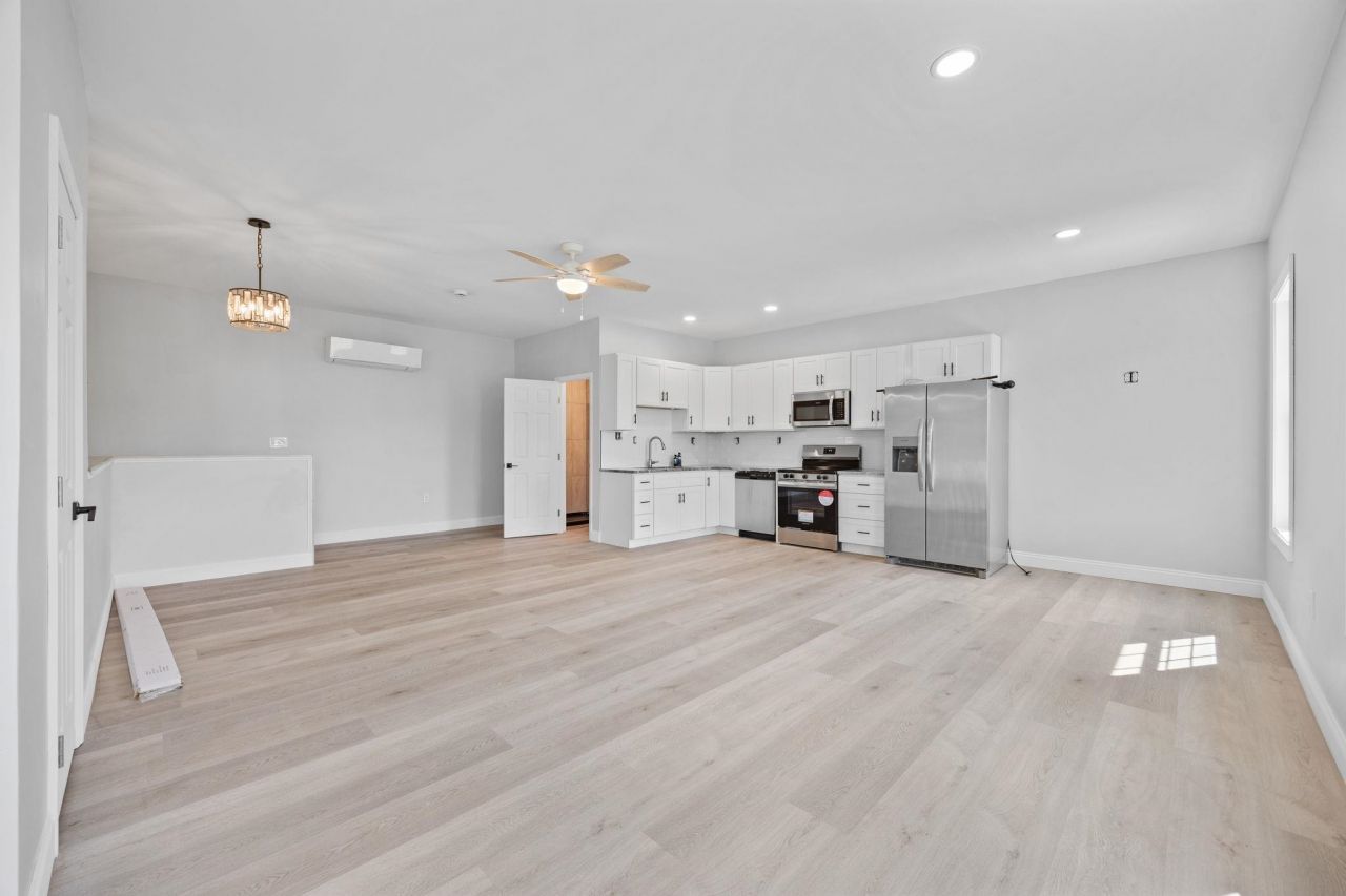 736 Crystal Water Way Photo 14