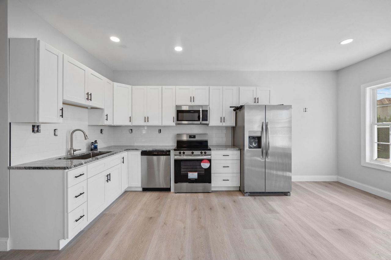 736 Crystal Water Way Photo 15