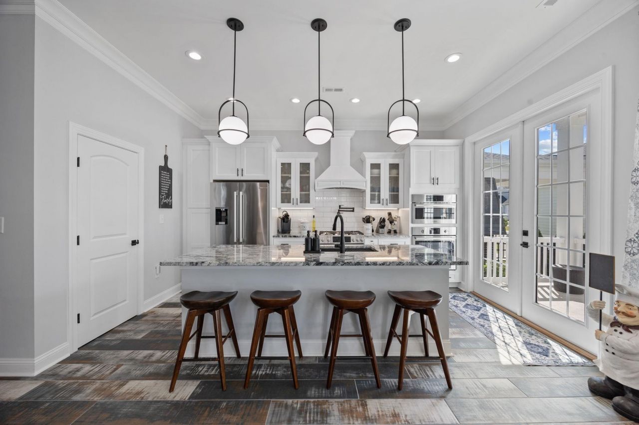 736 Crystal Water Way Photo 5