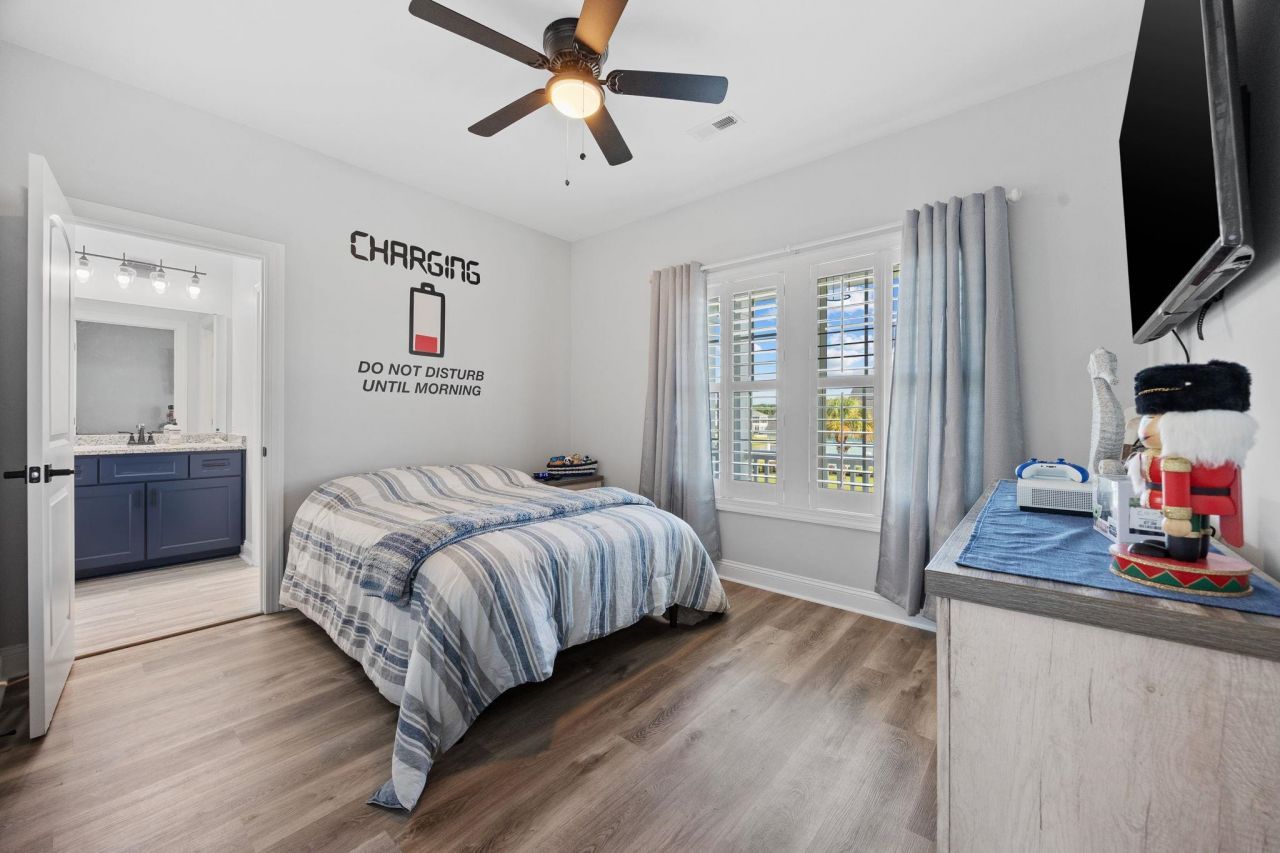 736 Crystal Water Way Photo 7