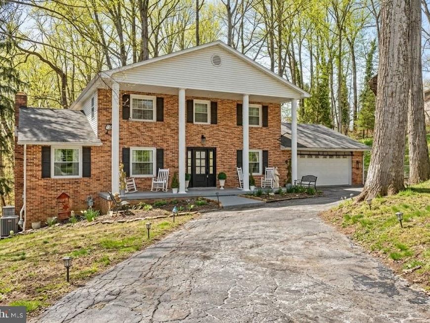 4009 Robinhood Drive, York, PA 17408 Main Photo