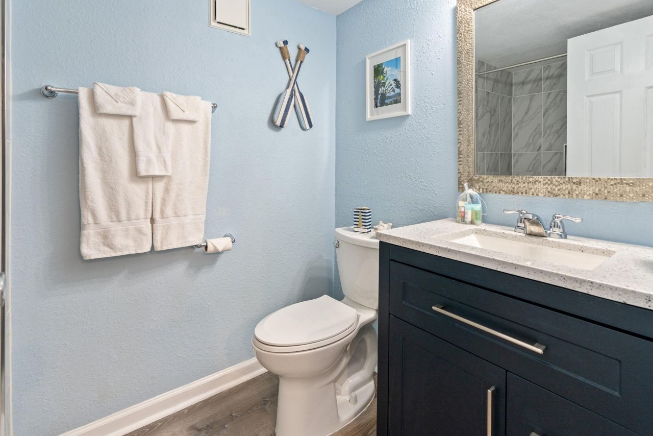 9500 Shore Dr. Photo 16