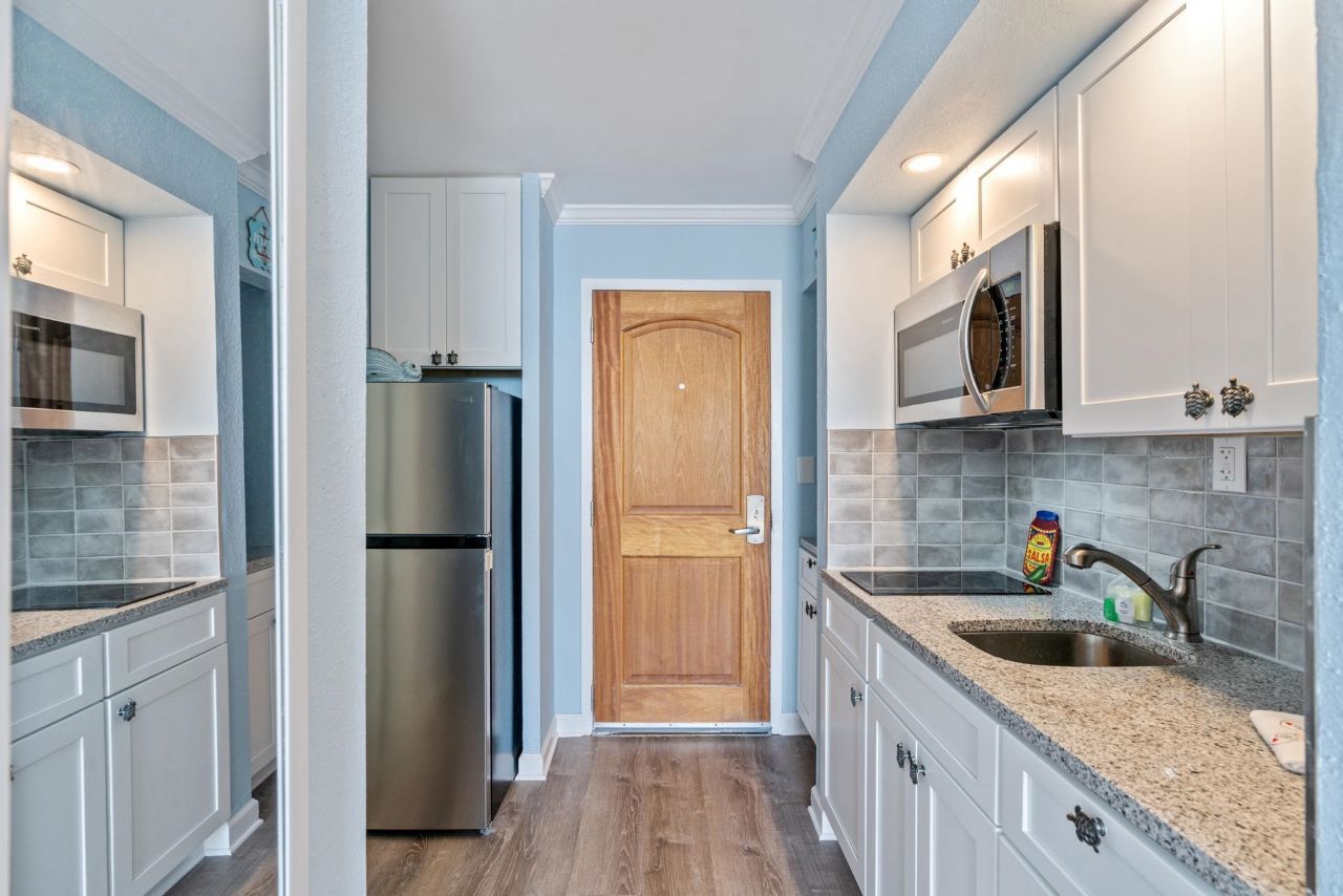 9500 Shore Dr. Photo 7