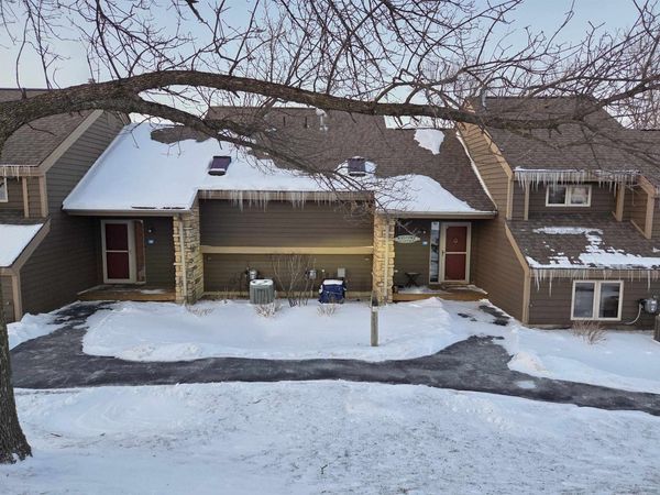 107 East Point Drive, GALENA, IL 61036