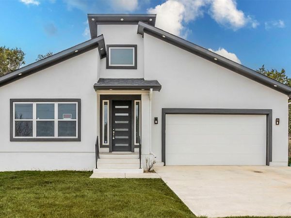 2718 Leslie LN, San Marcos, TX 78666