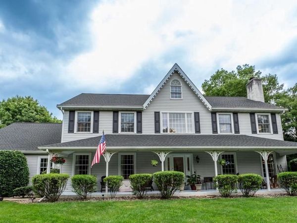 6 YELLOW HOUSE DRIVE, DOUGLASSVILLE, PA 19518