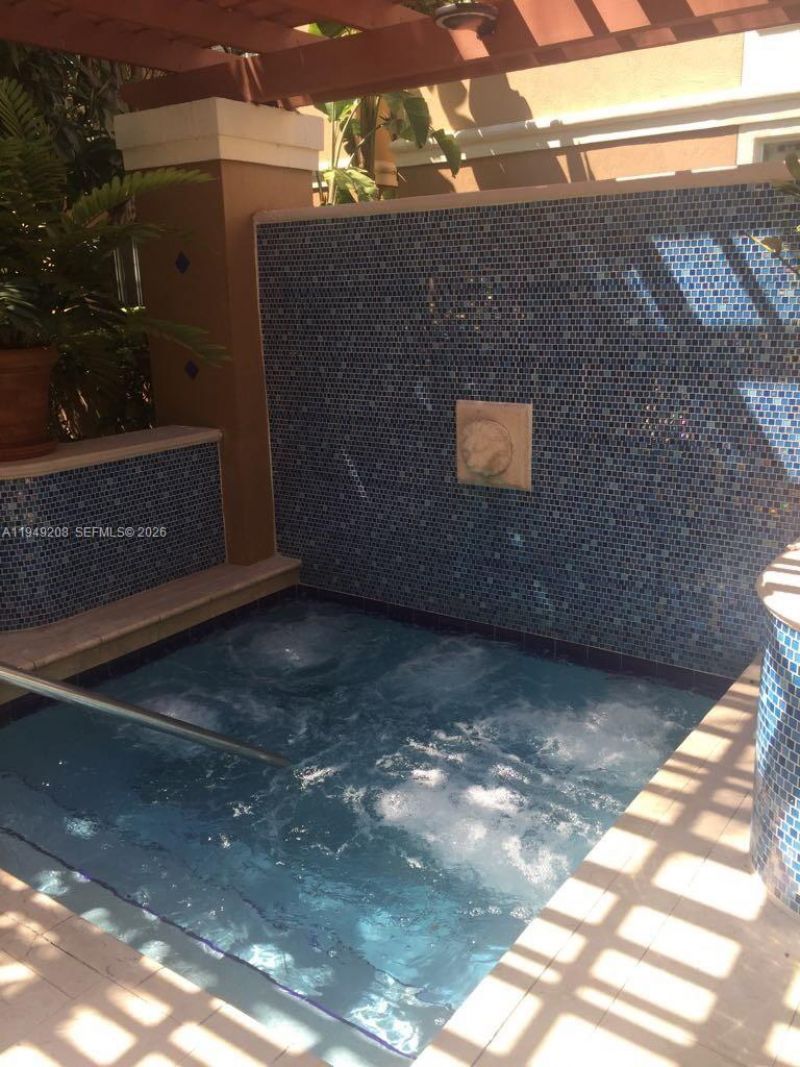19901 E Country Club Dr, Unit 2202, Aventura, FL 33180 Photo