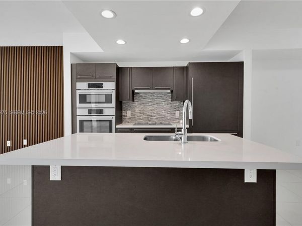 7751 NW 107th Ave, Unit 518, Doral, FL 33178