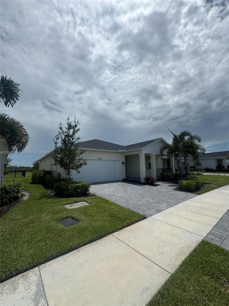6712 NW Cloverdale Ave, Port Saint Lucie, FL 34987 Photo