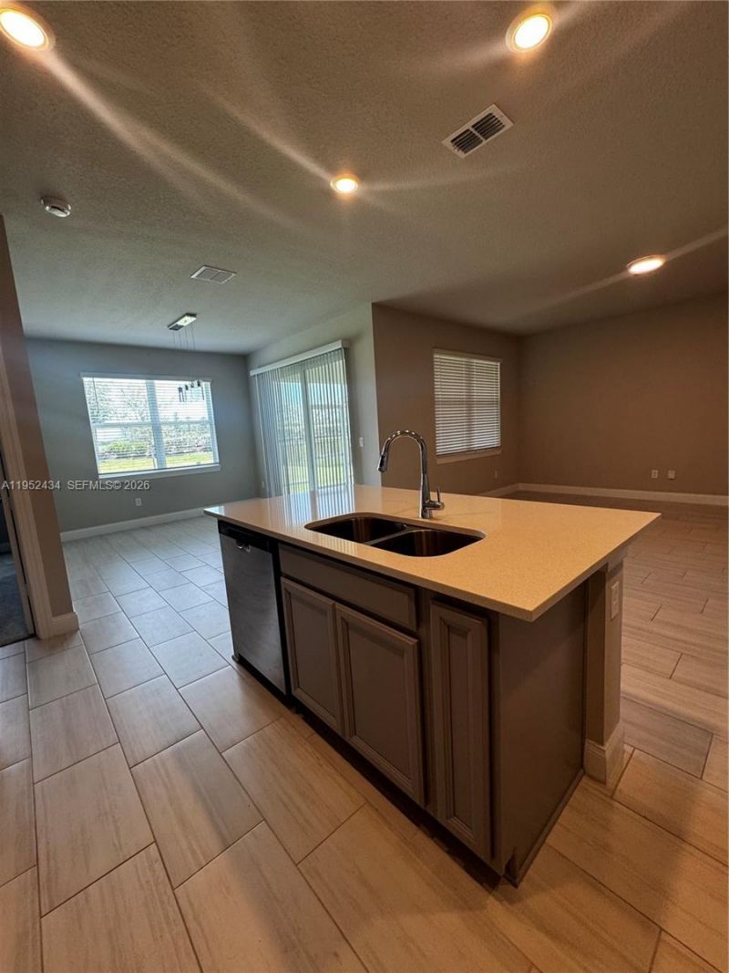 6712 NW Cloverdale Ave, Port Saint Lucie, FL 34987 Photo