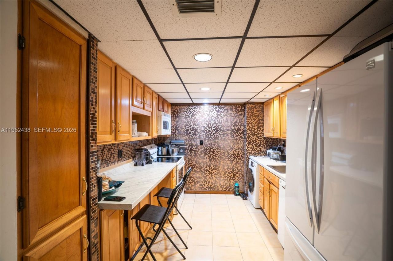 2101 Atlantic Shores Blvd, Unit 120, Hallandale Beach, FL 33009 Photo