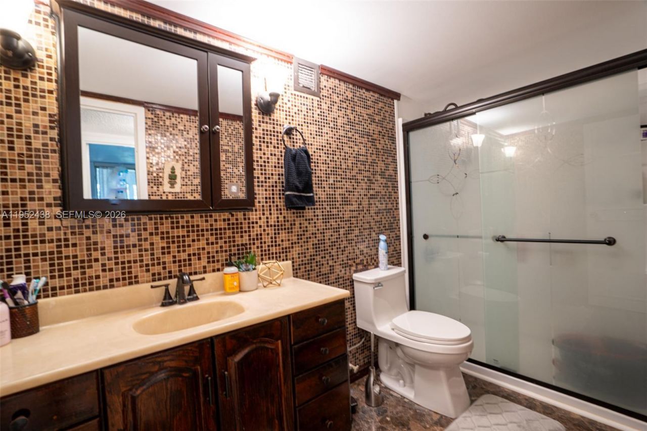 2101 Atlantic Shores Blvd, Unit 120, Hallandale Beach, FL 33009 Photo