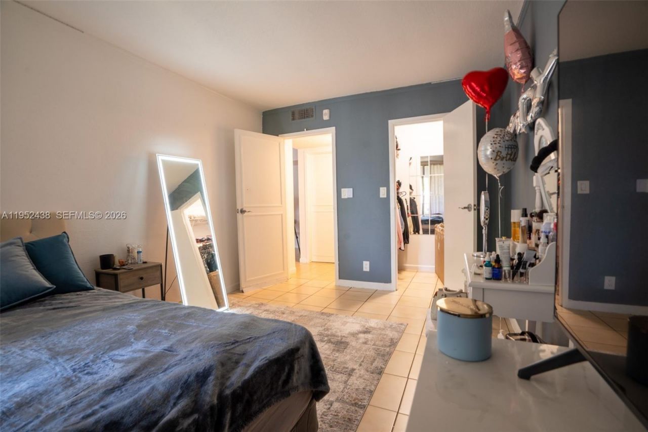 2101 Atlantic Shores Blvd, Unit 120, Hallandale Beach, FL 33009 Photo