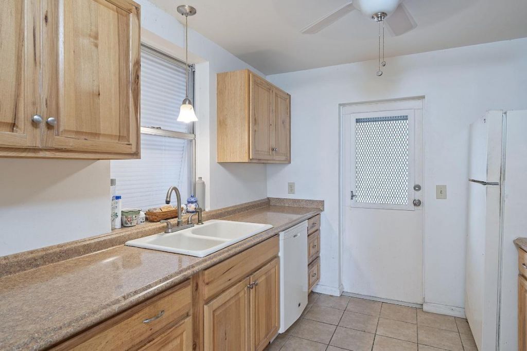 1 S Lakeside Drive, Unit A1, Lake Worth Beach, FL 33460 Photo