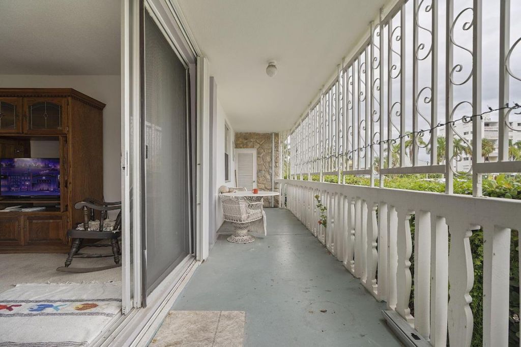 1 S Lakeside Drive, Unit A1, Lake Worth Beach, FL 33460 Photo