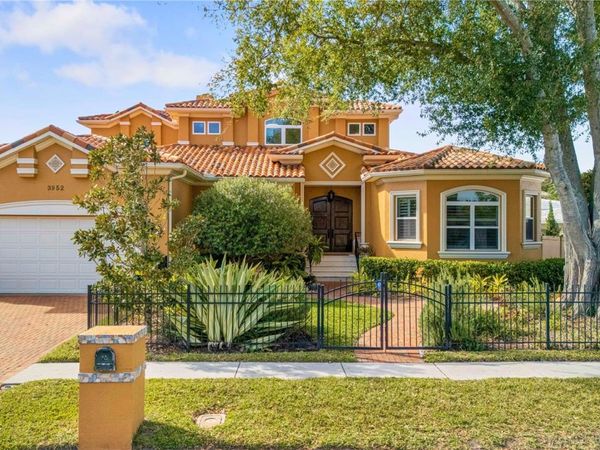 3952 VERSAILLES DRIVE, TAMPA, FL 33634