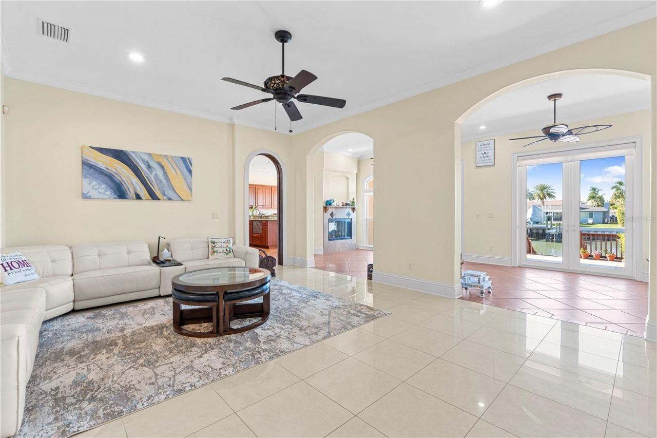 3952 Versailles Drive, Tampa, FL 33634 Photo