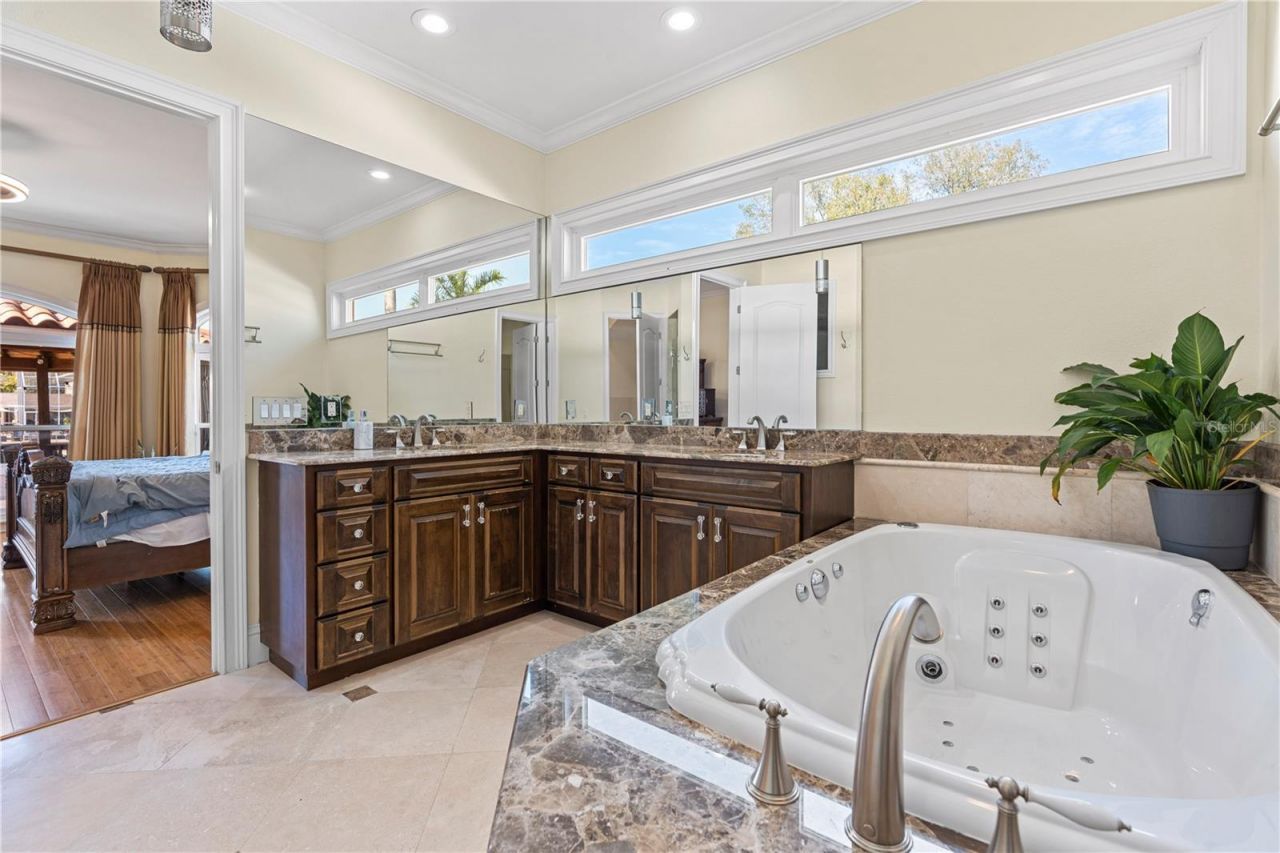 3952 Versailles Drive, Tampa, FL 33634 Photo