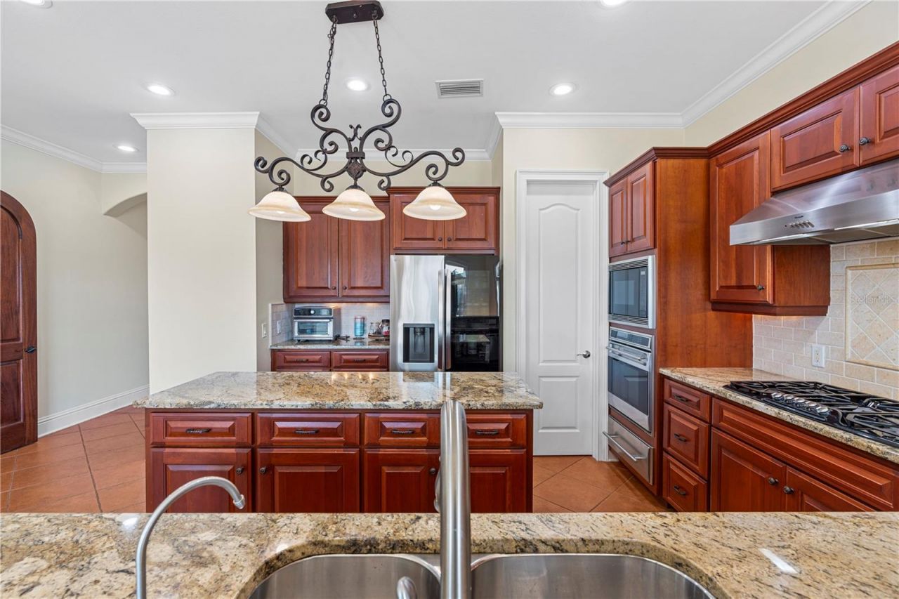 3952 Versailles Drive, Tampa, FL 33634 Photo