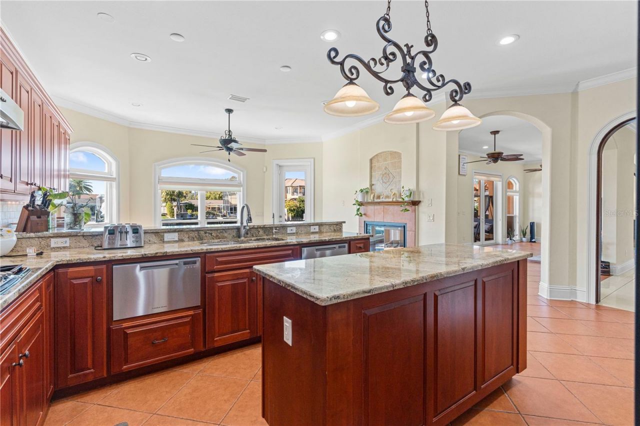 3952 Versailles Drive, Tampa, FL 33634 Photo