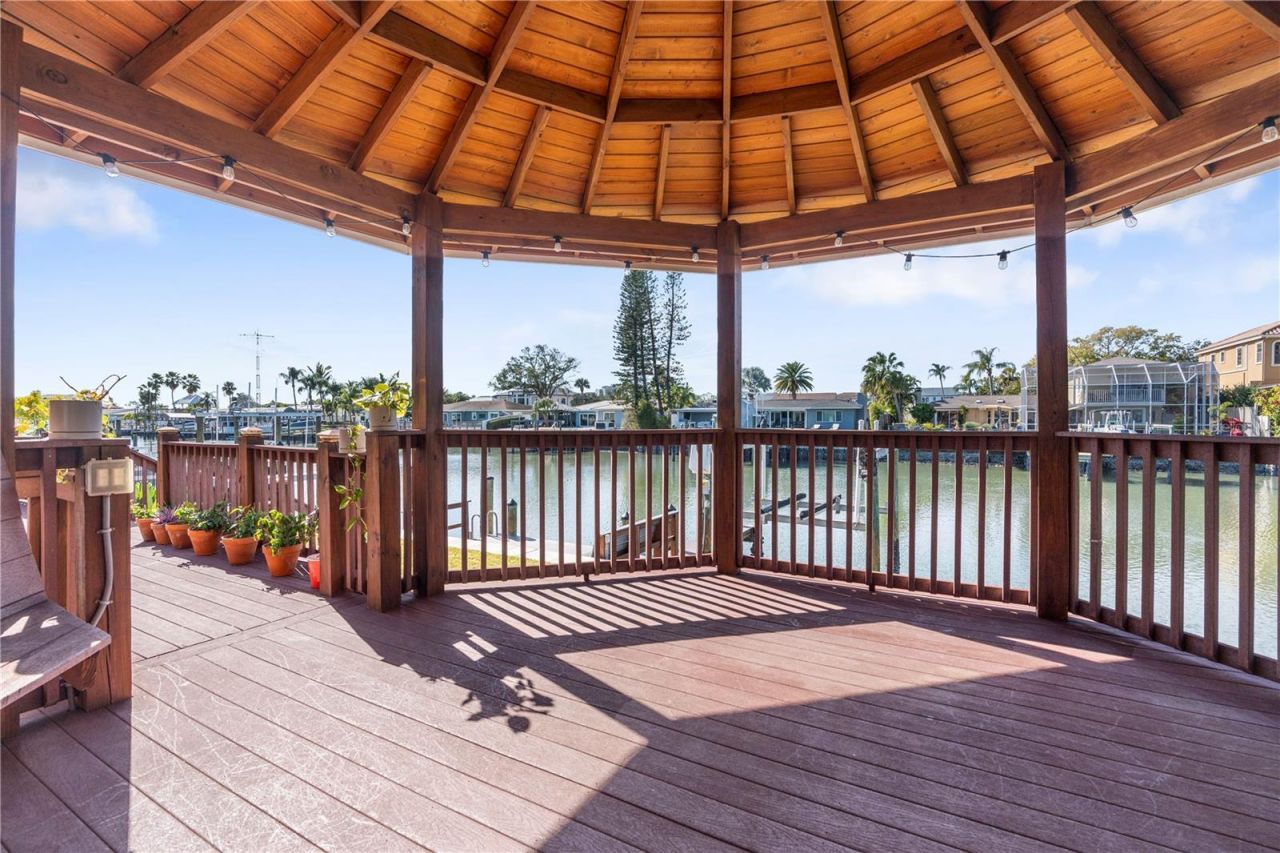 3952 Versailles Drive, Tampa, FL 33634 Photo