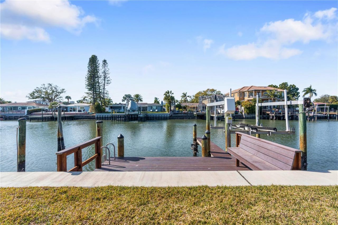 3952 Versailles Drive, Tampa, FL 33634 Photo