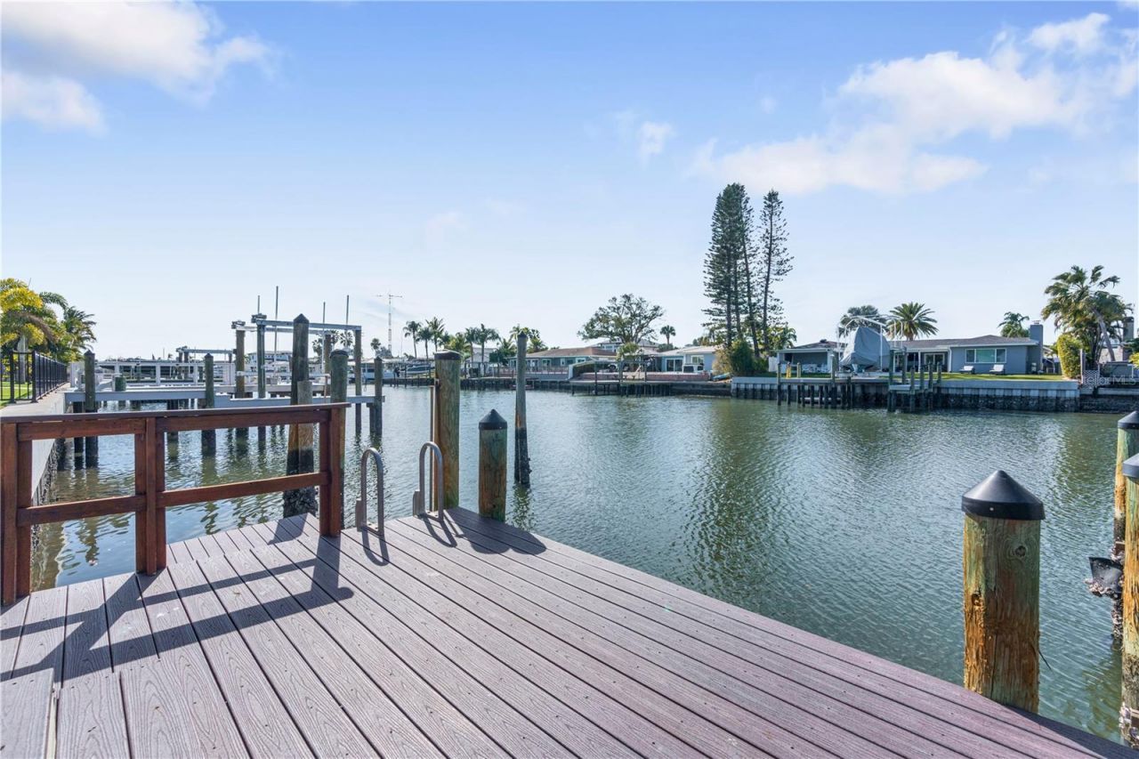 3952 Versailles Drive, Tampa, FL 33634 Photo