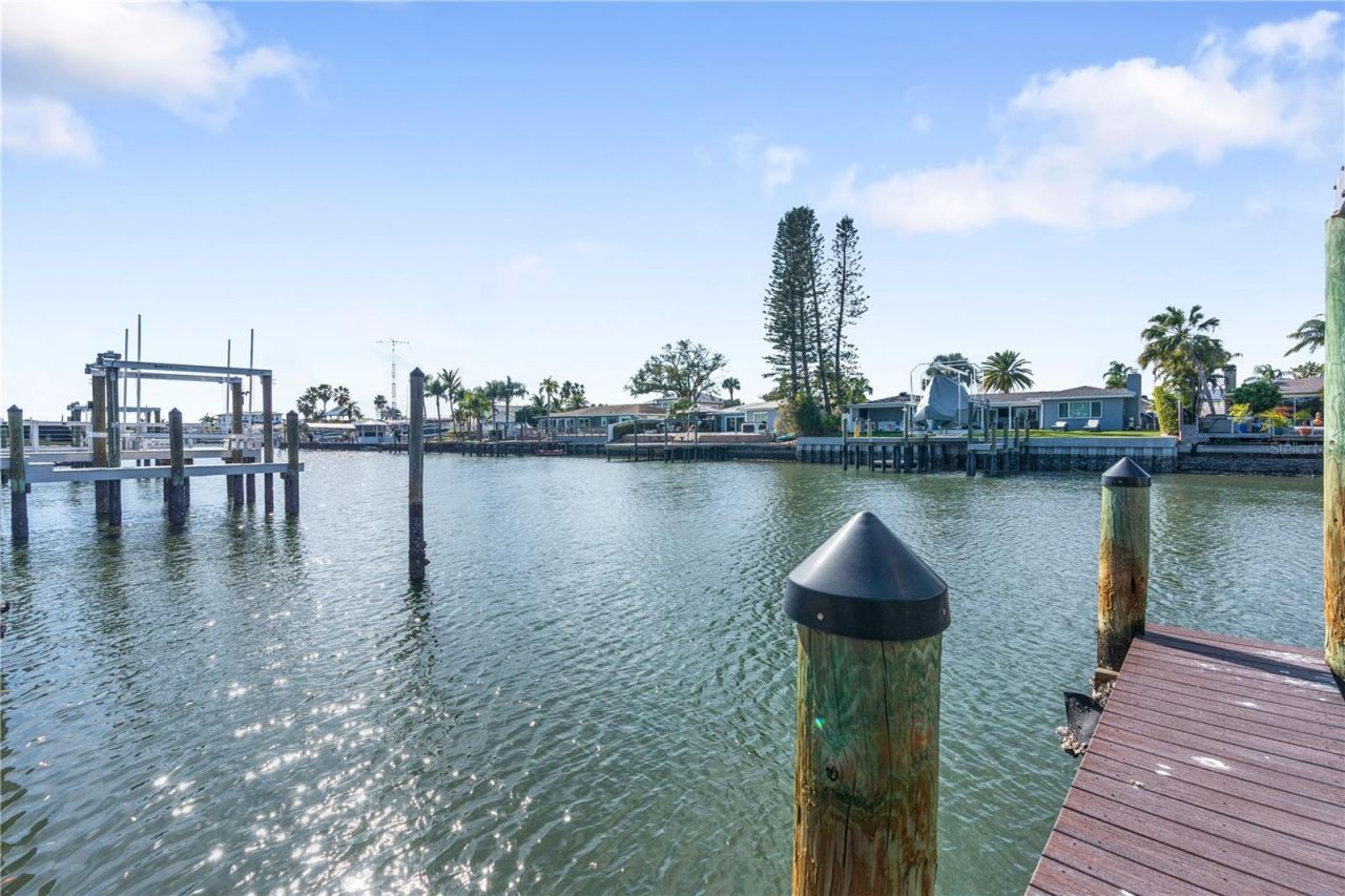 3952 Versailles Drive, Tampa, FL 33634 Photo