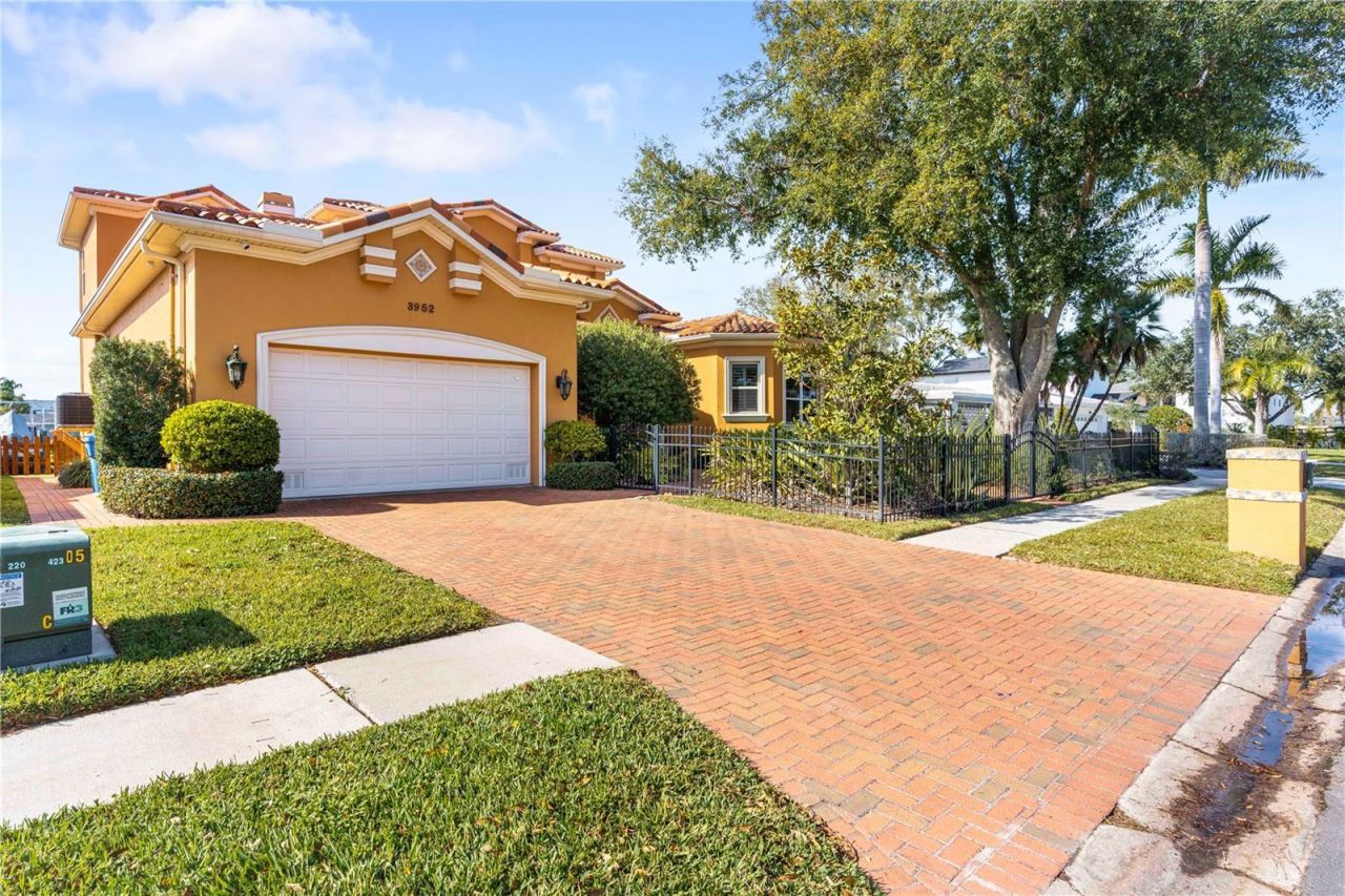 3952 Versailles Drive, Tampa, FL 33634 Photo