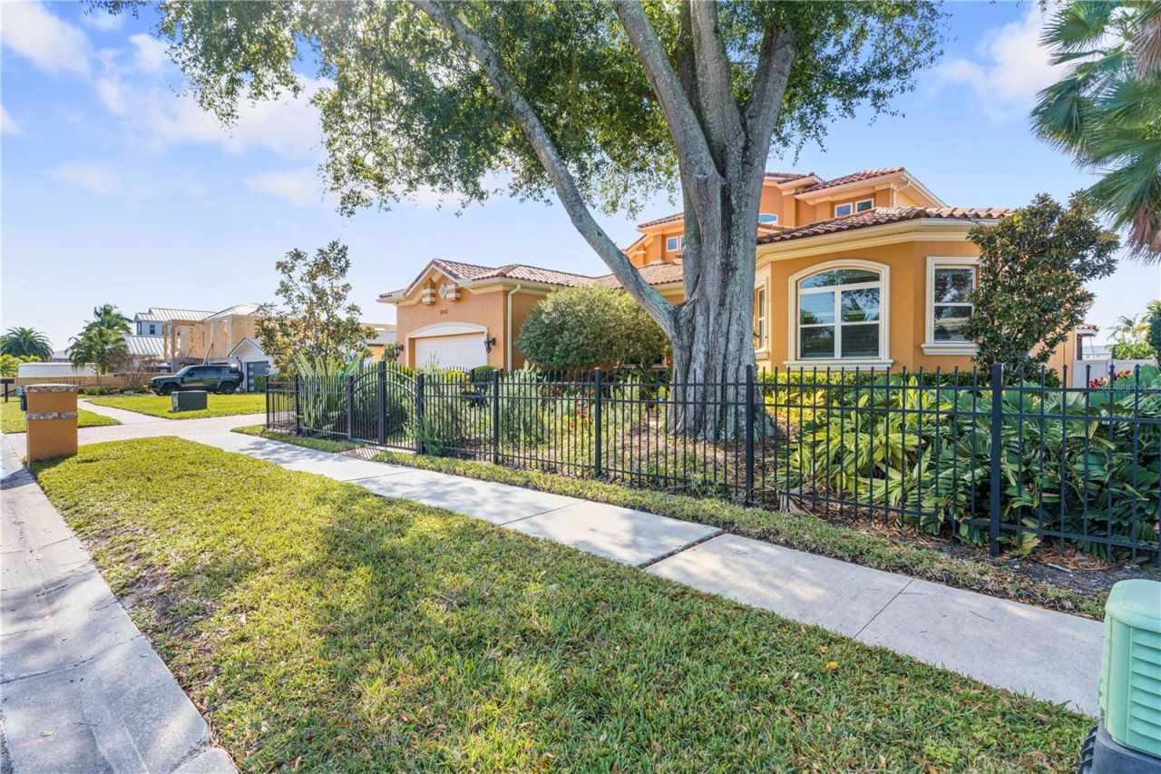 3952 Versailles Drive, Tampa, FL 33634 Photo