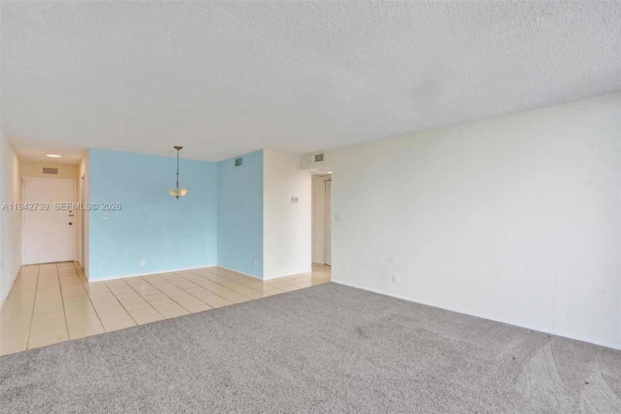 3140 S Ocean Dr, Unit 1909, Hallandale Beach, FL 33009 Photo