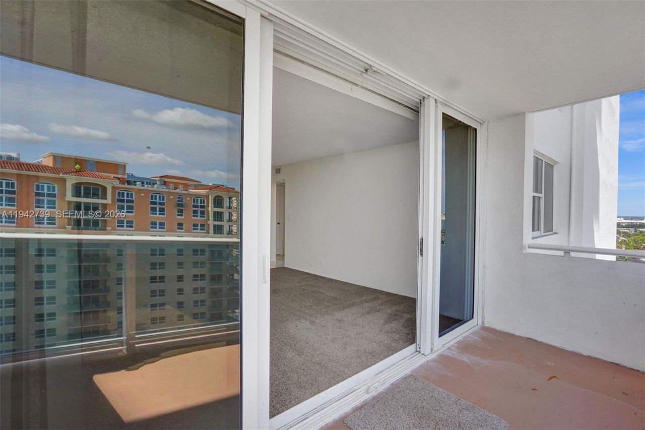 3140 S Ocean Dr, Unit 1909, Hallandale Beach, FL 33009 Photo