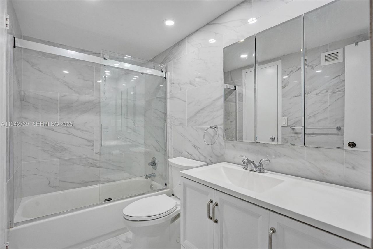 3140 S Ocean Dr, Unit 1909, Hallandale Beach, FL 33009 Photo