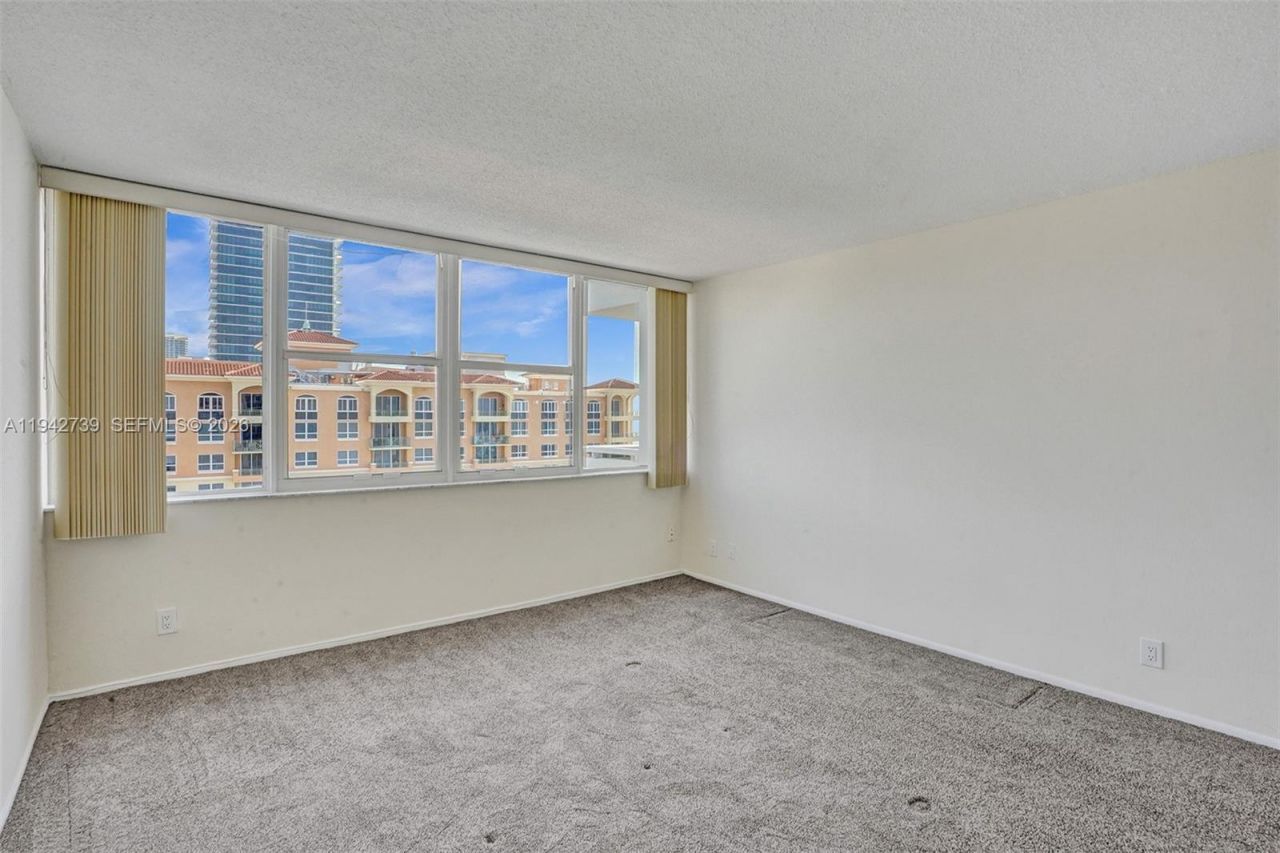 3140 S Ocean Dr, Unit 1909, Hallandale Beach, FL 33009 Photo