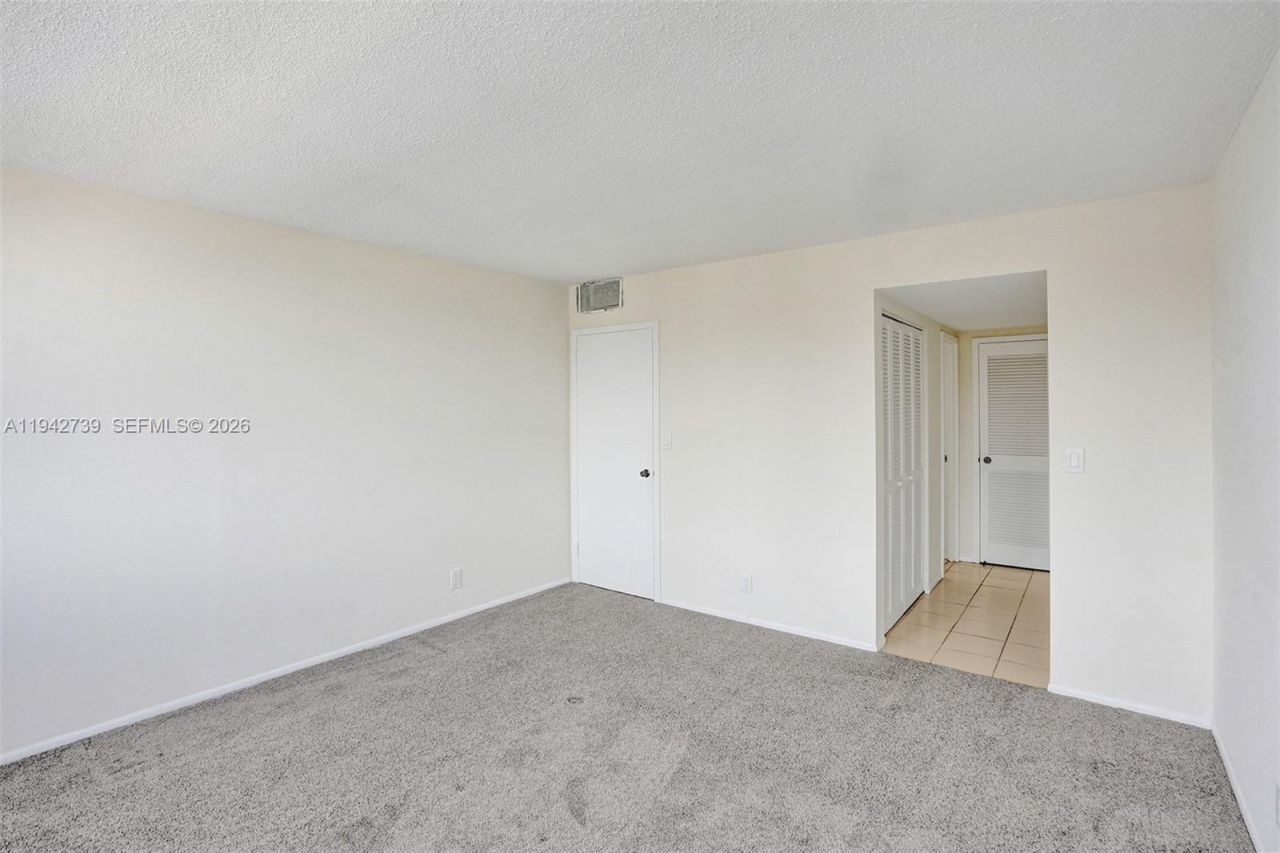 3140 S Ocean Dr, Unit 1909, Hallandale Beach, FL 33009 Photo