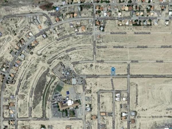 1110 E Honeysuckle Street, Pahrump, NV 89048