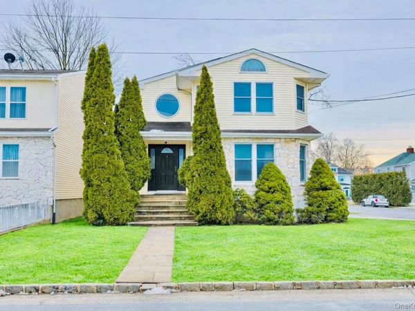 74 Bedford Avenue, New Hyde Park, NY 11040