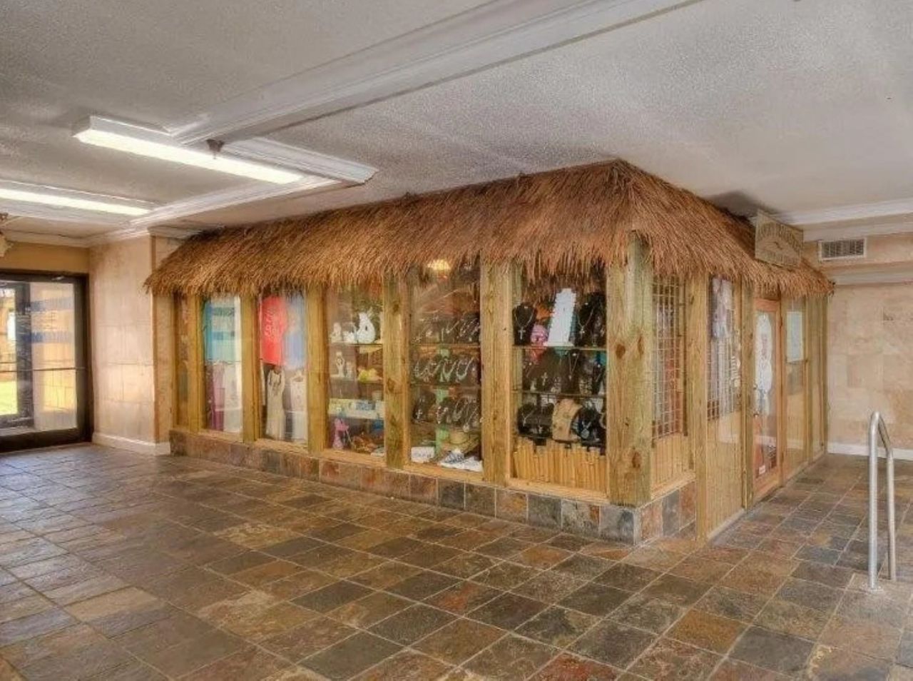 9550 Shore Dr. Photo 24